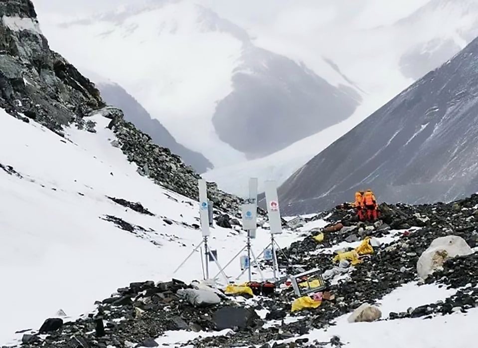 Huawei Installs The World’s Highest 5G Tower on Mount Everest Using Yaks